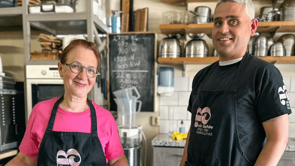 Manuela en medewerker van Bakkershart